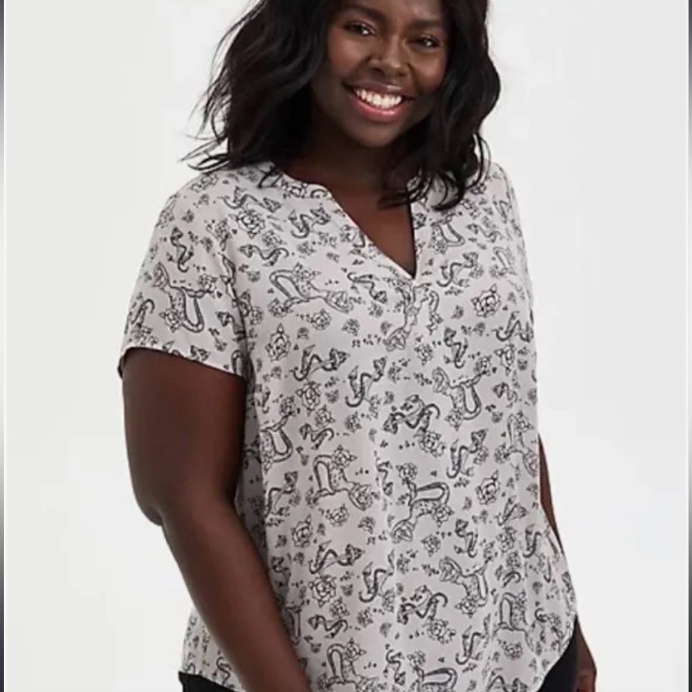 NWOT Torrid Size 00 Grey/Black Retro Nautical Tattoo Georgette Blouse